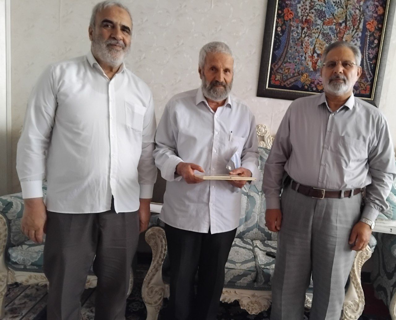 رئیس کانون بازنشستگان استان قم با 6 نفر از پیشکسوتان دیدار کرد. رئیس کانون بازنشستگان استان قم با 6 نفر از پیشکسوتان دیدار کرد.