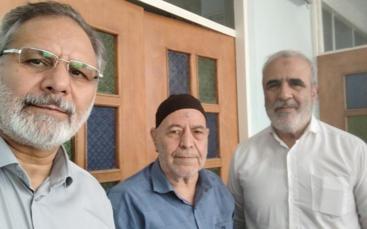 رئیس کانون بازنشستگان استان قم با 6 نفر از پیشکسوتان دیدار کرد. رئیس کانون بازنشستگان استان قم با 6 نفر از پیشکسوتان دیدار کرد.