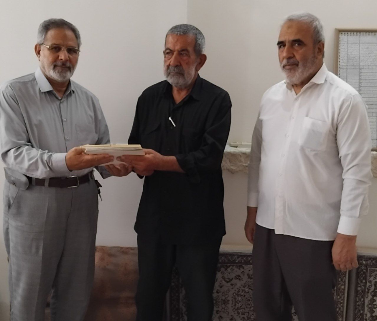 رئیس کانون بازنشستگان استان قم با 6 نفر از پیشکسوتان دیدار کرد.
