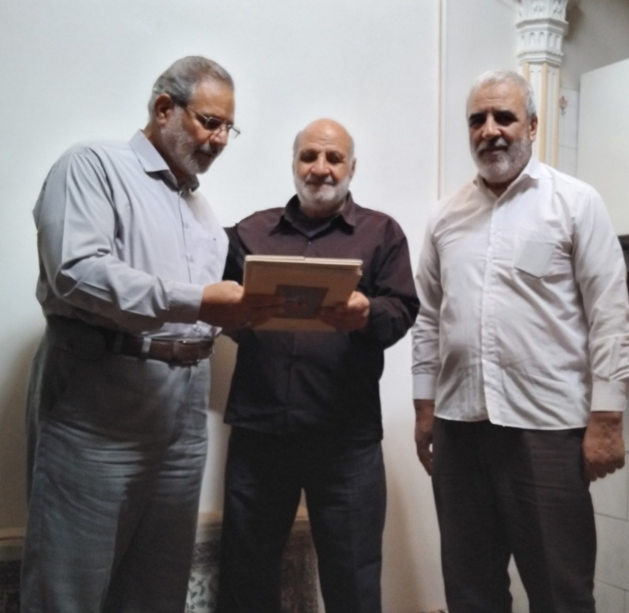 رئیس کانون بازنشستگان استان قم با 6 نفر از پیشکسوتان دیدار کرد. رئیس کانون بازنشستگان استان قم با 6 نفر از پیشکسوتان دیدار کرد.