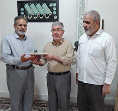 رئیس کانون بازنشستگان استان قم با ۶ پیشکسوت بازنشسته دیدار کرد