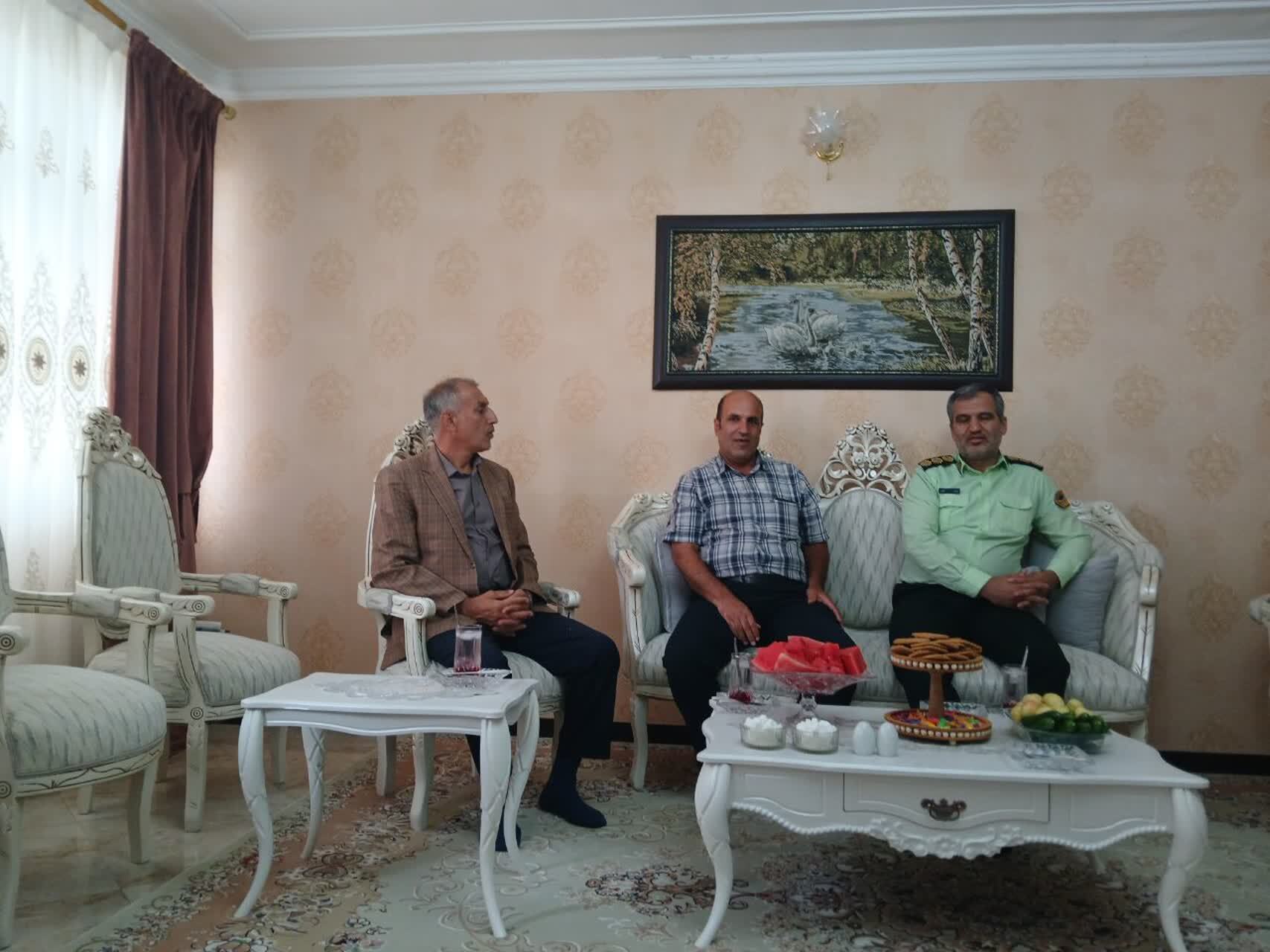 دیدار معاون نیروی انسانی فرمانده انتظامی غرب استان تهران از ۵ بازنشستگان این استان