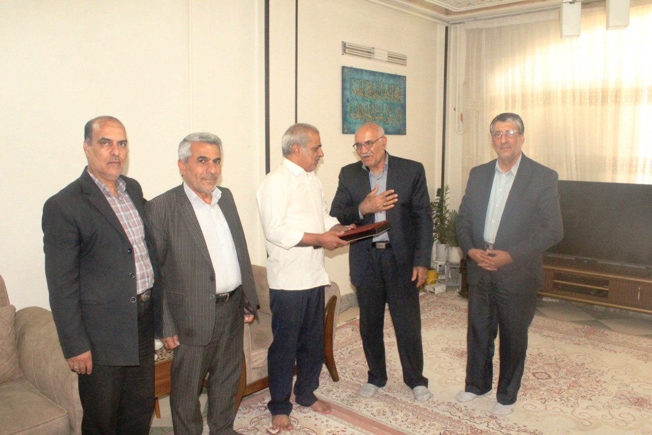 دیدار رئیس کانون بازنشستگان انتظامی استان اصفهان با ۳ نفر از اعضای وابسته شهرستان شاهین شهر و میمه