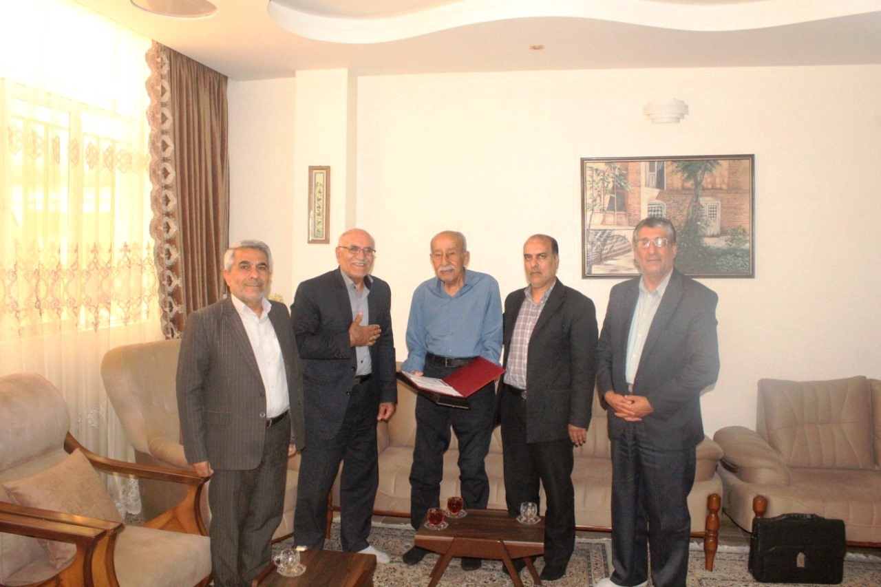 دیدار رئیس کانون بازنشستگان انتظامی استان اصفهان با ۳ نفر از اعضای وابسته شهرستان شاهین شهر و میمه