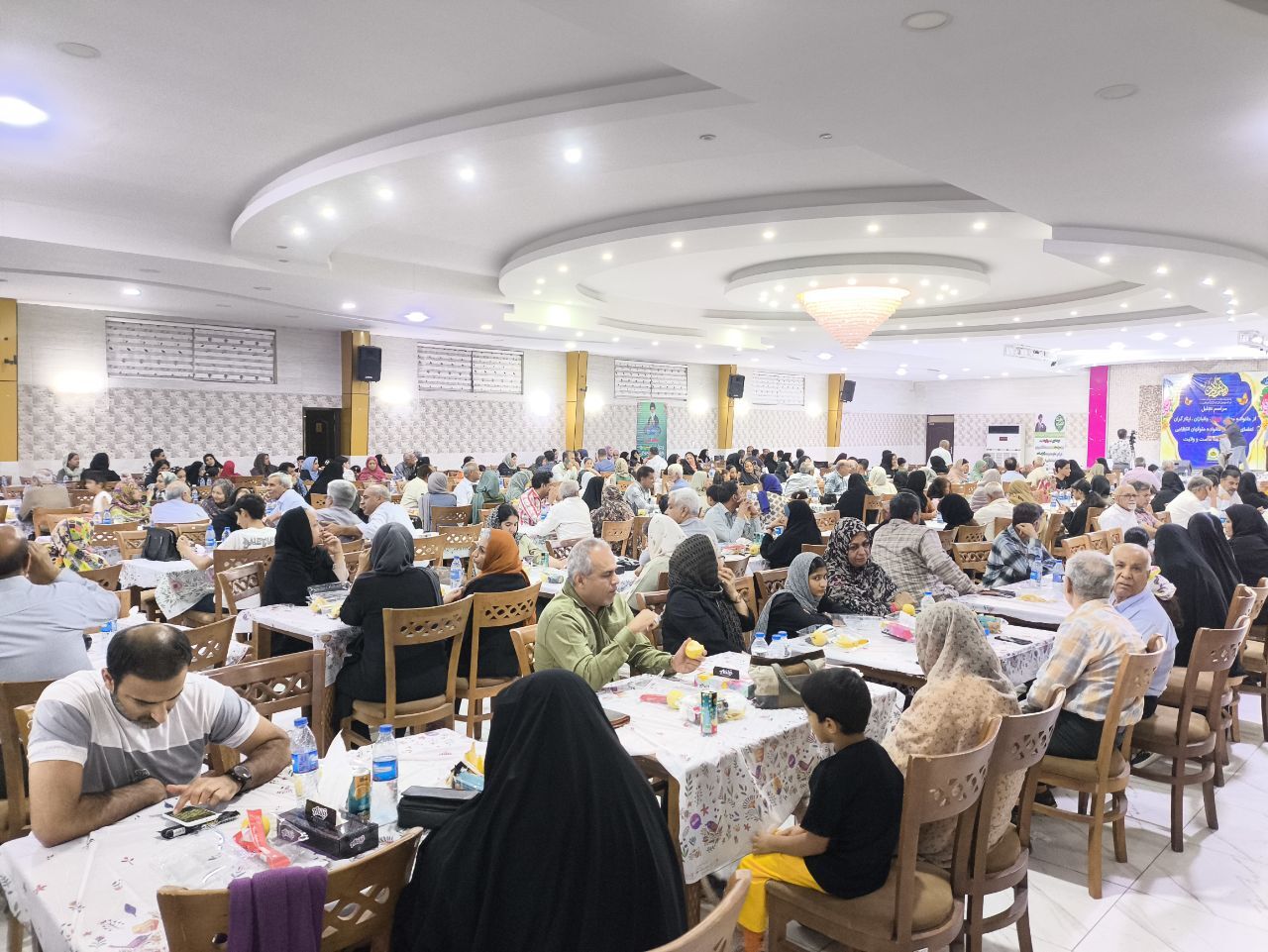 برگزاری مراسم تکریم از بازنشستگان و خانواده های فراجا