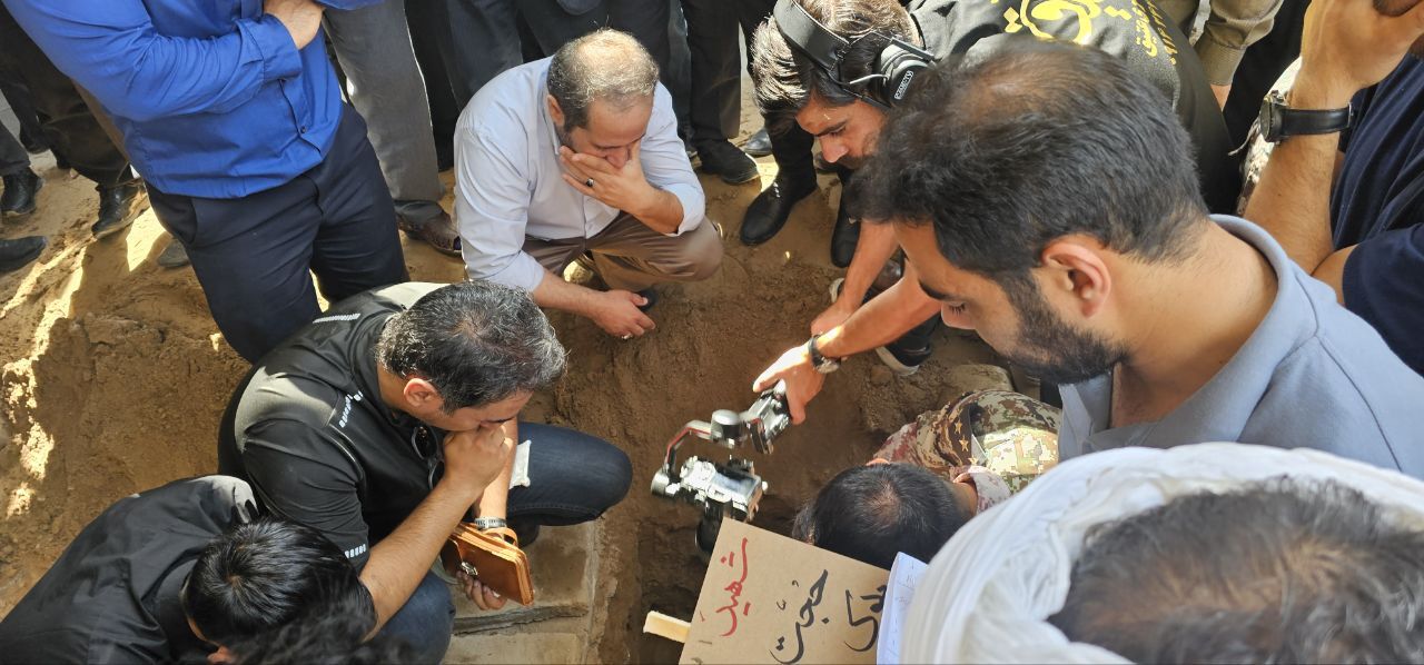 حضور رئیس کانون بازنشستگان انتظامی استان آذربایجان شرقی در مراسم تشیع جنازه شهید حجت بابایی فرزند سرهنگ بازنشسته فراجا یوسف بابایی