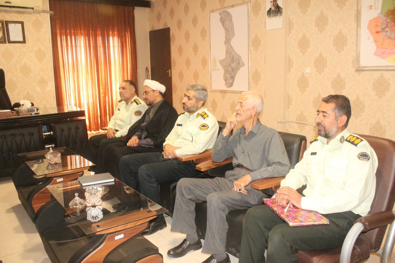 دیدار رئیس کانون بازنشستگان استان اصفهان با فرمانده انتظامی شهرستان شهرضا