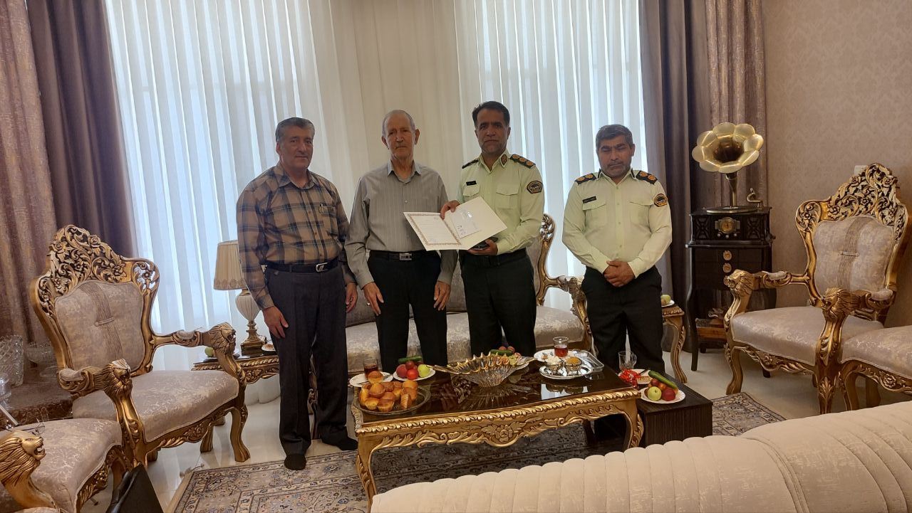 دیدار جانشین فرمانده انتظامی شهرستان شاهین شهر و میمه با ۷ نفر از اعضاء وابسته