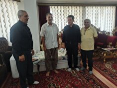 عیادت رئیس دفترکانون سلماس از پیشکسوت آقای حسین آهویی