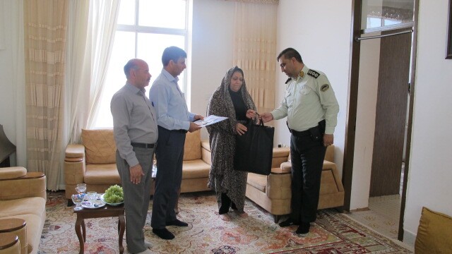 دیدار رئیس کانون انتظامی استان با مستمری بگیر محترم ساکن در شهرستان جاجرم