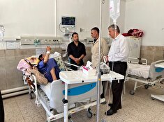 عیادت از ۳نفر از بازنشستگان در بیمارستان حضرت ابوالفضل (ع) فراجا کرمانشاه