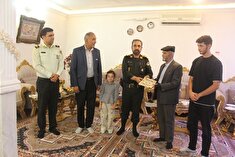 دیدار فرمانده انتظامی شهرستان خوی با ۳ نفراز مستمری بگیران