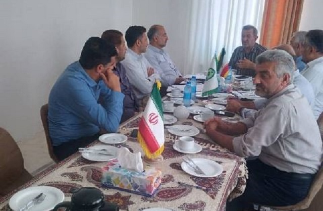 جلسه هئیت مدیره کانون بازنشستگان انتظامی .ج.ایران در زمین 25 هکتاری روستای انبار سر کیاشهر