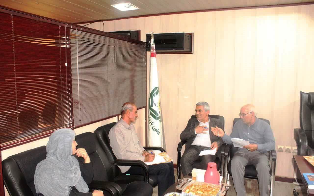 دیدار چهره به چهره نماینده بازنشستگان استان با اعضای کانون بازنشستگان انتظامی اصفهان