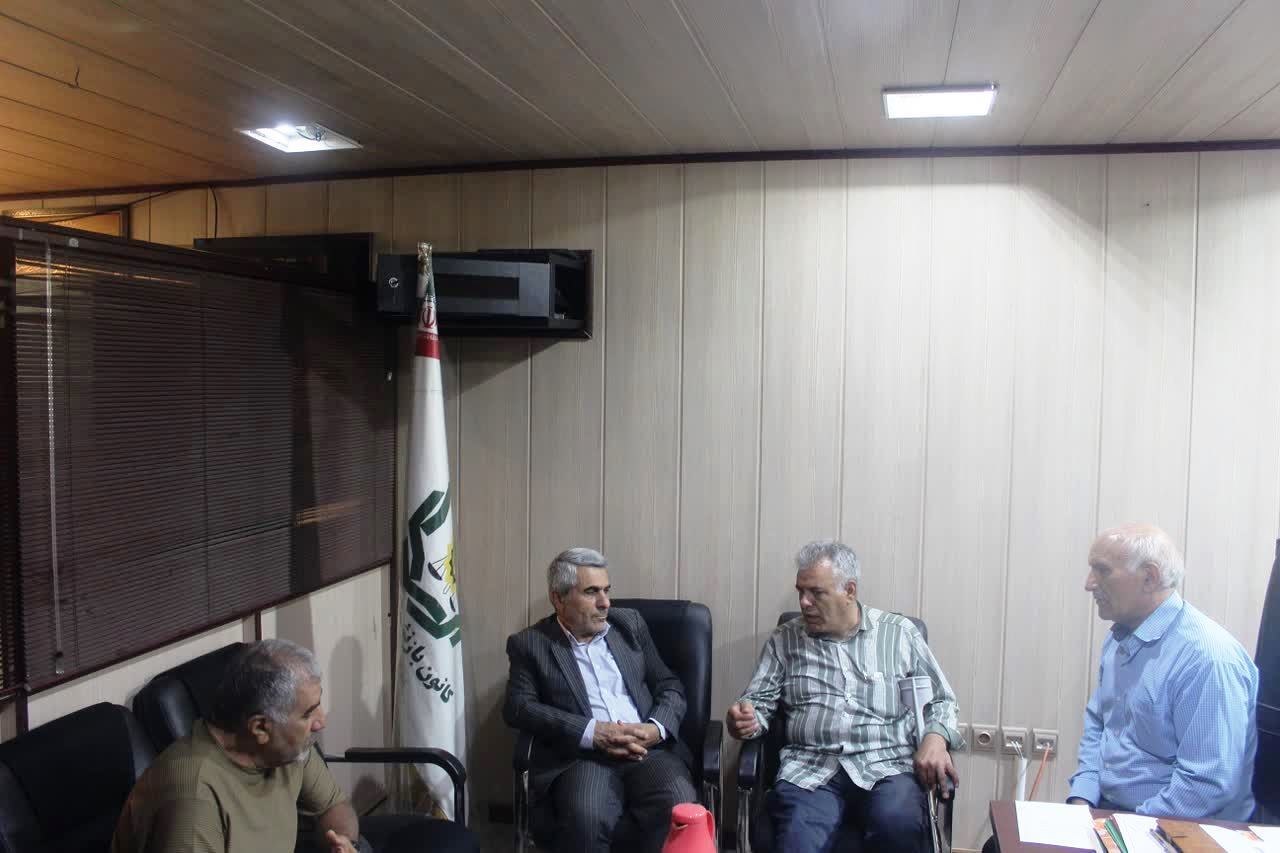 دیدار چهره به چهره نماینده بازنشستگان استان با اعضای کانون بازنشستگان انتظامی اصفهان