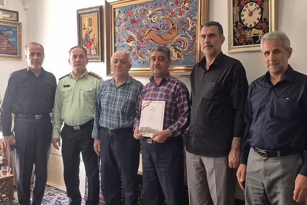 دیدار با 5 پیشکسوت بازنشسته شهرستان بیجار دیدار با 5 پیشکسوت بازنشسته شهرستان بیجار