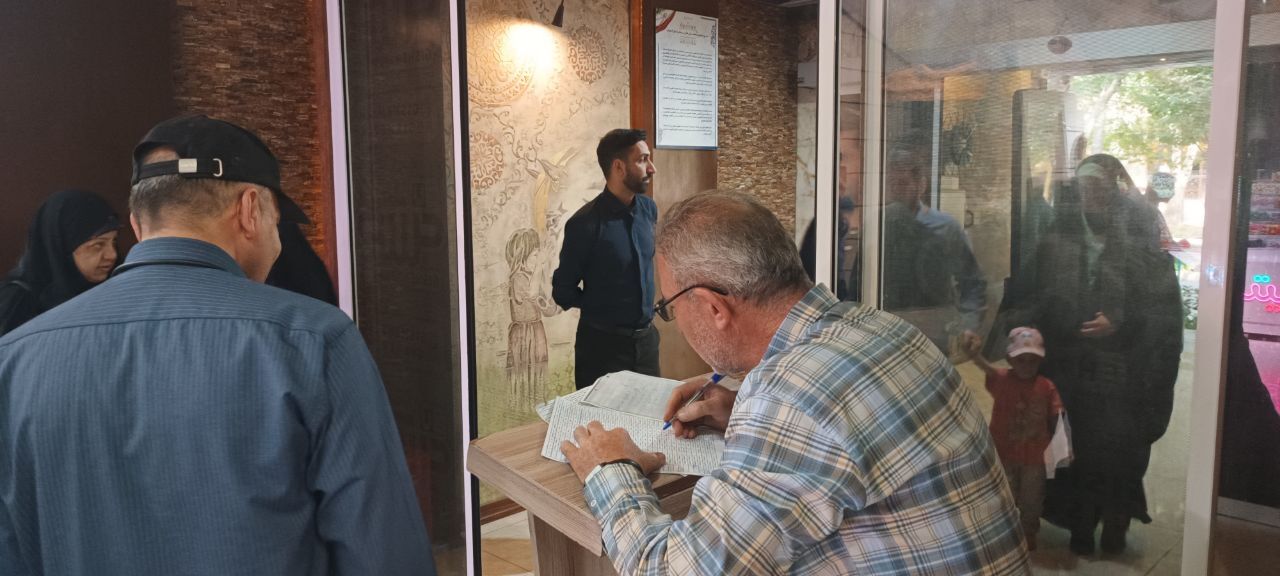اکران فیلم سینمایی «اتاقک گِلی» با حضور بازنشستگان، مستمری‌بگیران و وظیفه‌بگیران انتظامی استان اصفهان