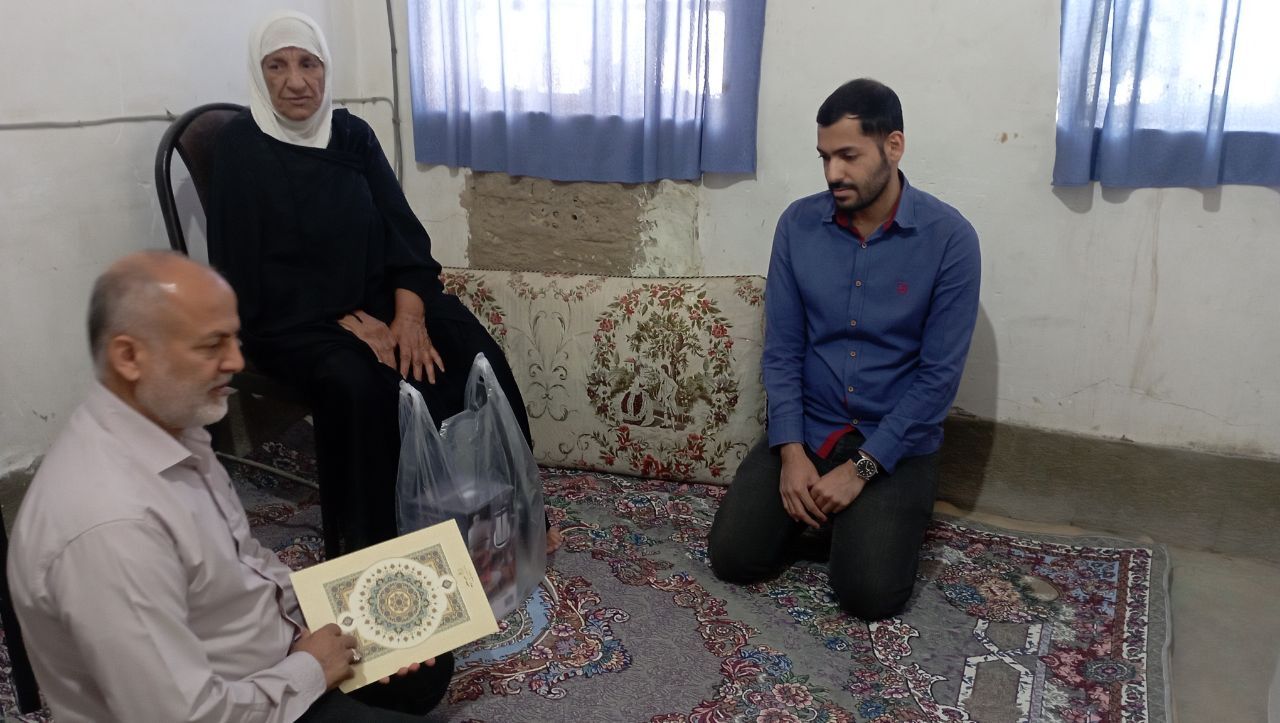 دیدار با 5 نفر از بازنشستگان ومستمری بگیران  شهرستان آبادان