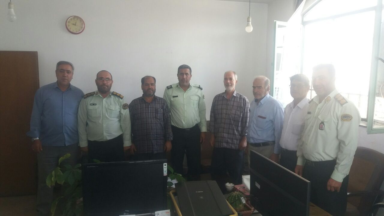 دیدار مسئول دفتر نمایندگی کانون بازنشستگان انتظامی شهرستان ملکان به اتفاق جانشین فرماندهی انتظامی شهرستان با تعداد‌ چهار‌ از‌ اعضای‌‌ ‌و‌‌‌‌‌ابسته‌