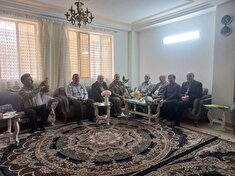 دیدار سردار استادی از کانون بازنشستگان حفا فراجا با دو تن از بازنشستگان استان البرز