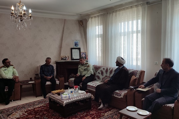 دیدار فرمانده انتظامی استان با پیشکسوت بازنشسته همایون کبیرکوه دیدار فرمانده انتظامی استان با پیشکسوت بازنشسته همایون کبیرکوه