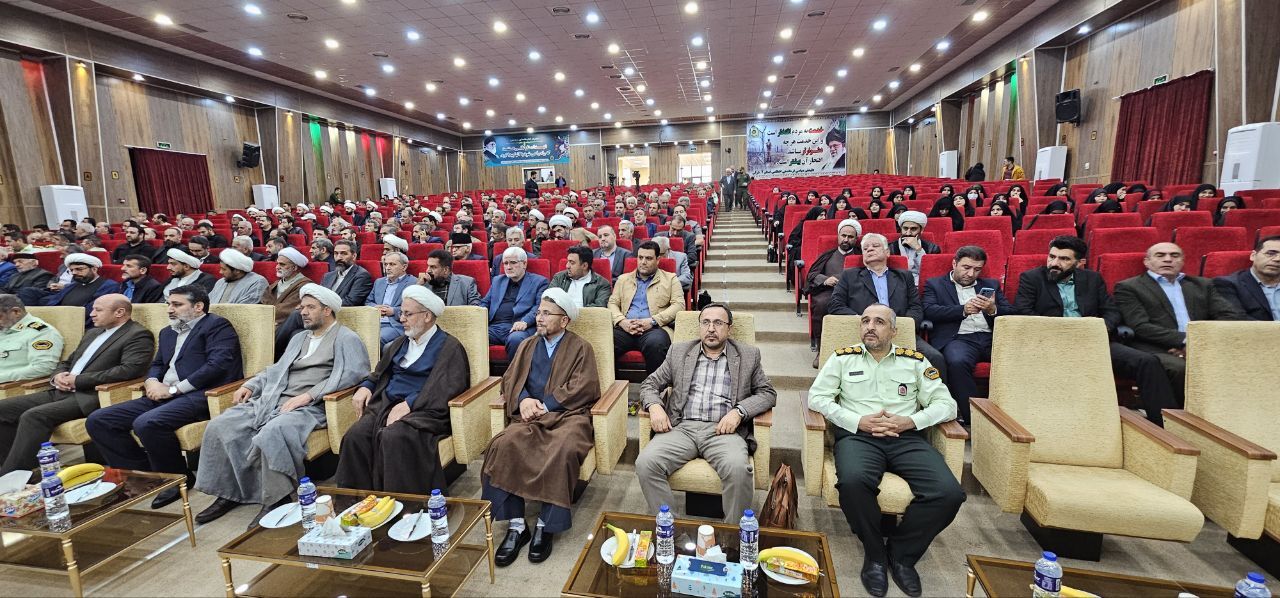 برگزاری مراسم نشست فرماندهی انتظامی استان آذربایجان شرقی با گروه های مرجع و اقشار تاثیرگذار