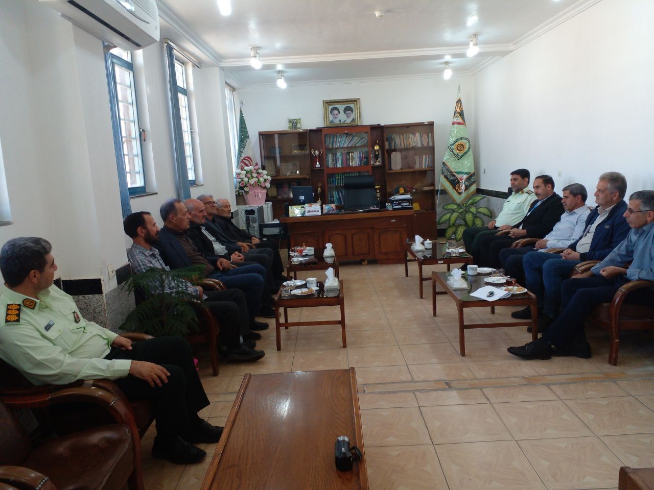 دیدار تعدادی از بازنشستگان انتظامی شهرستان عجب شیر با فرمانده انتظامی شهرستان