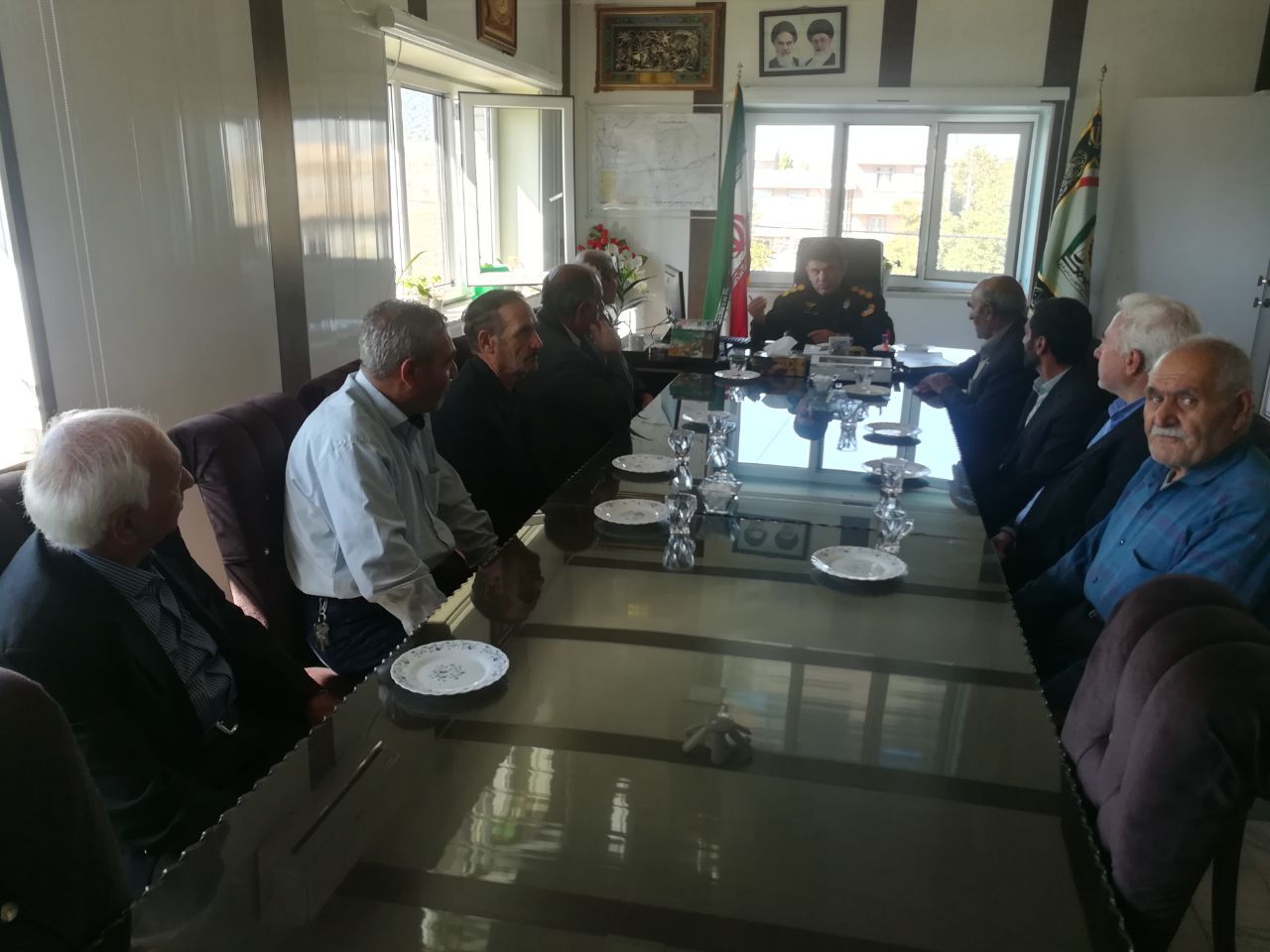 دیدار تعدادی بازنشستگان انتظامی شهرستان سراب با فرمانده شهرستان دیدار تعدادی بازنشستگان انتظامی شهرستان سراب با فرمانده شهرستان