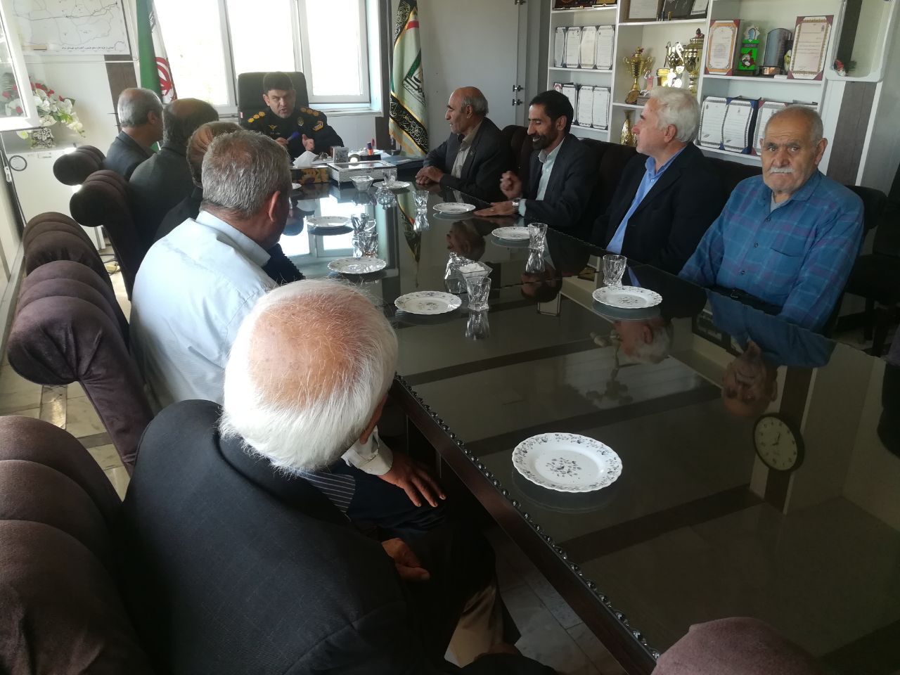 دیدار تعدادی بازنشستگان انتظامی شهرستان سراب با فرمانده شهرستان دیدار تعدادی بازنشستگان انتظامی شهرستان سراب با فرمانده شهرستان