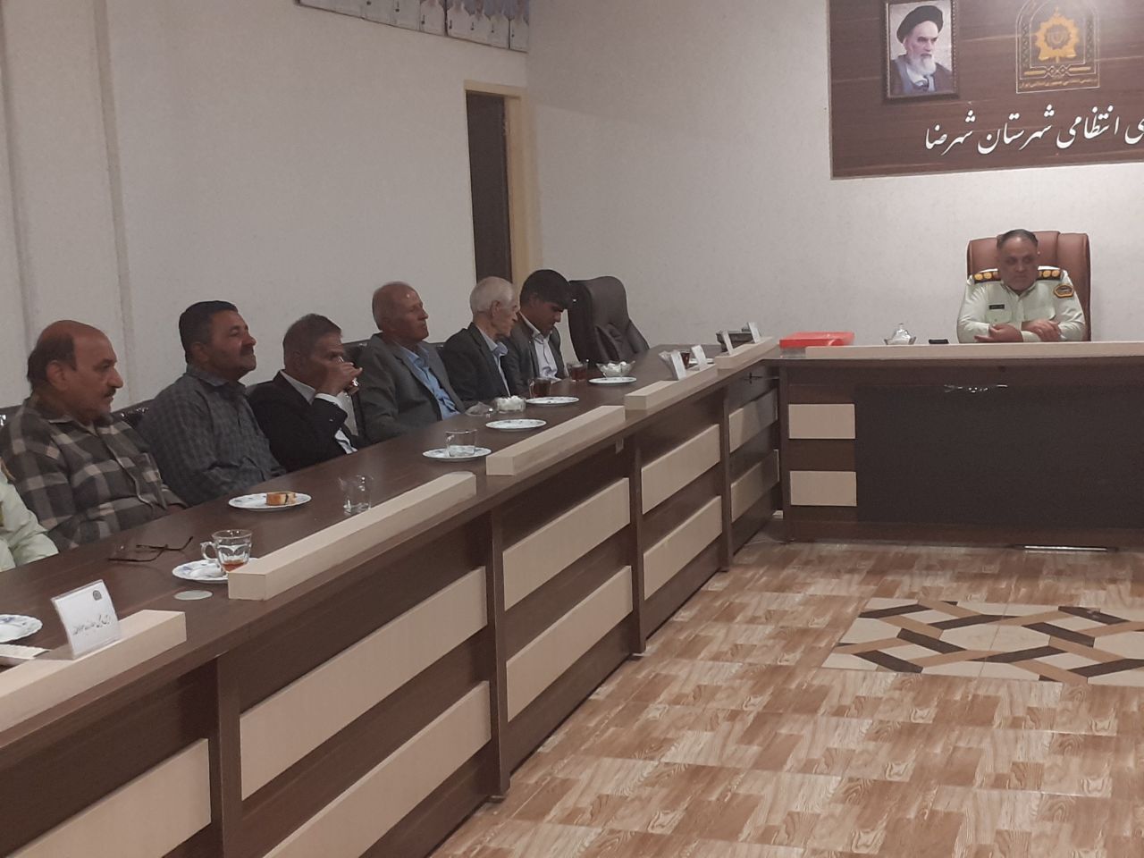 دیدار بازنشستگان نیروی انتظامی با فرمانده انتظامی شهرستان شهرضا به مناسبت هفته فراجا