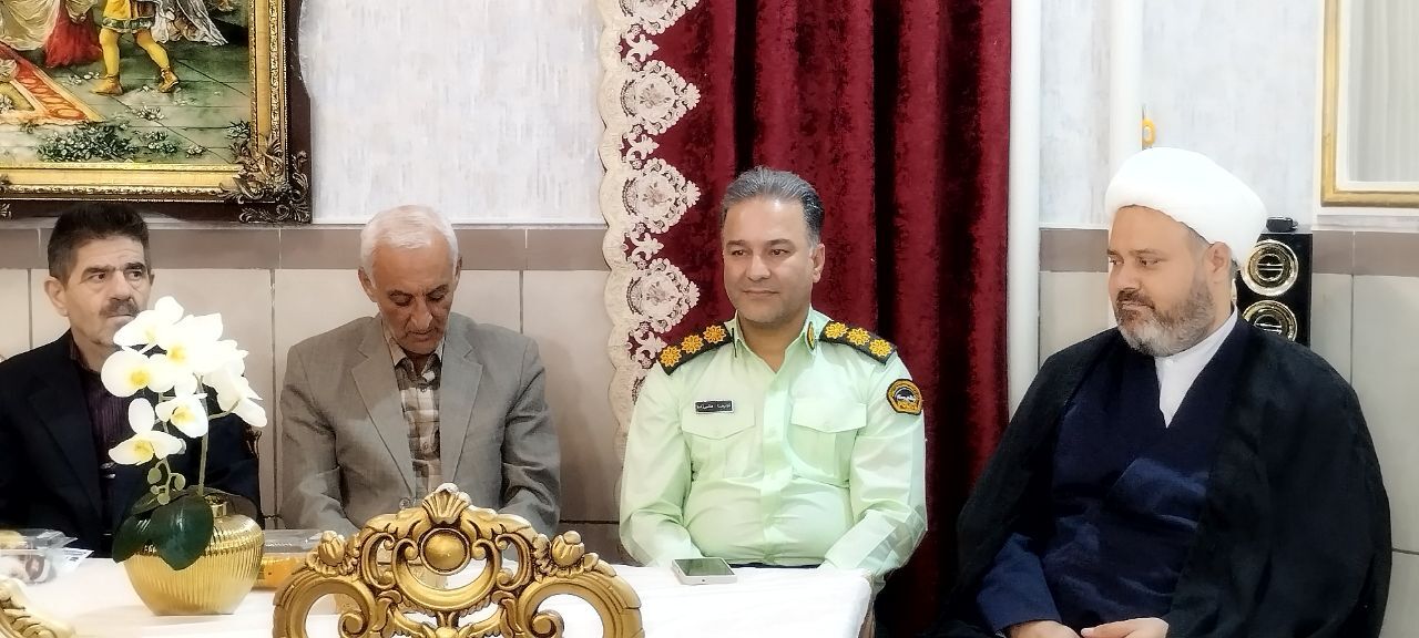 برگزاری مراسم تجلیل از خانواده‌های پیشکسوتان انتظامی در شهرستان آران و بیدگل