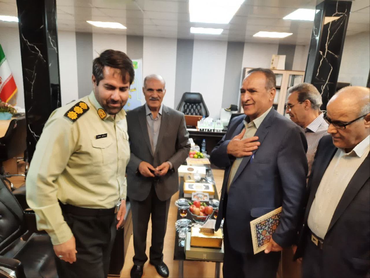 دیدار فرمانده انتظامی شهرستان ساوجبلاغ با تعدادی از بازنشستگان 