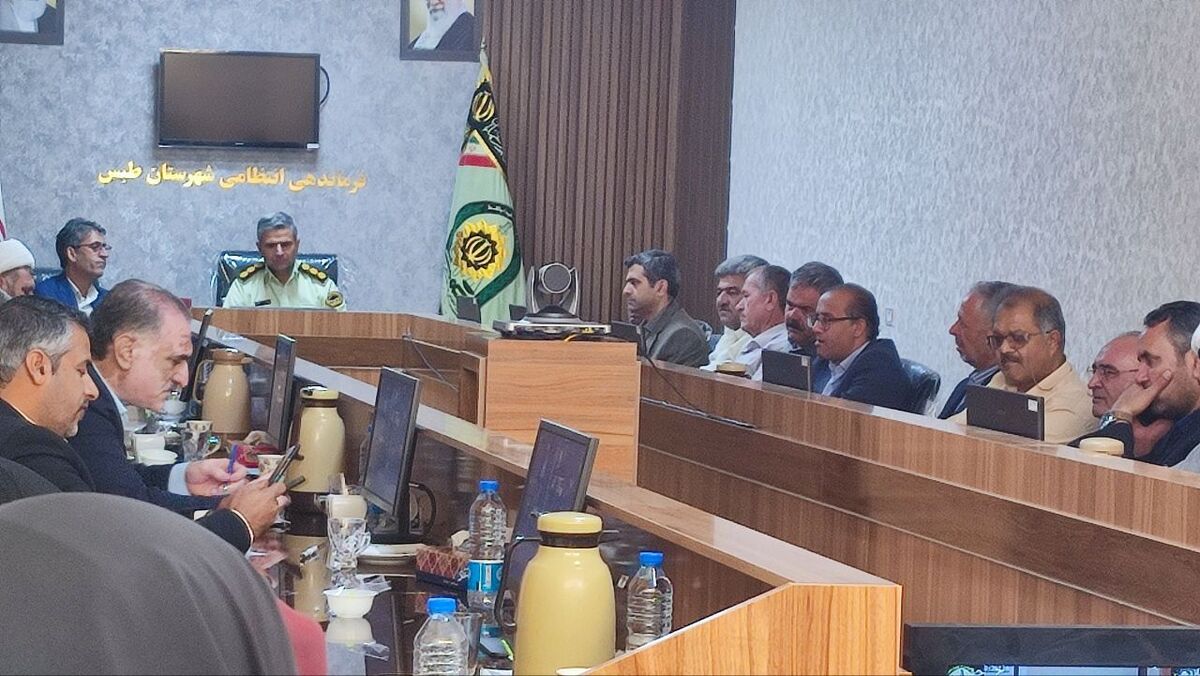دیدار تعدادی از پیشکسوتان با فرمانده انتظامی شهرستان طبس