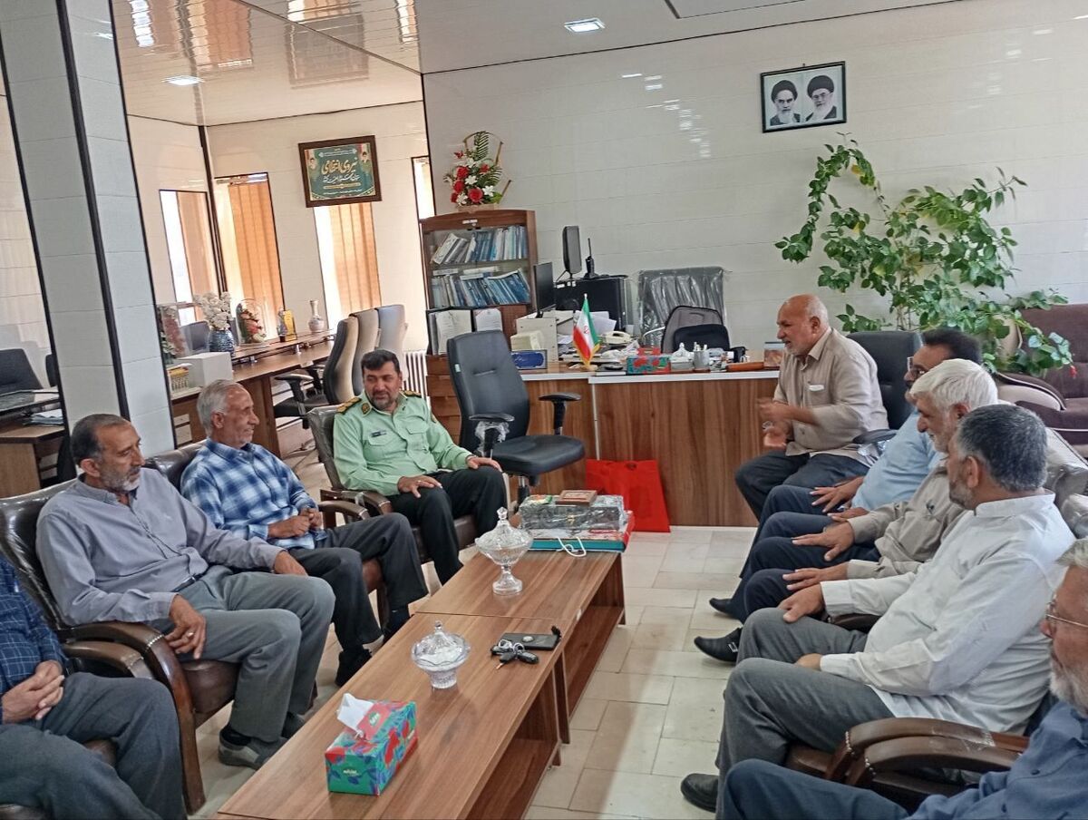 نشست صمیمی پیشکسوتان انتظامی با فرمانده انتظامی شهرستان استهبان