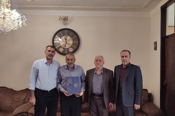 دیدار با 3 پیشکسوت بازنشسته و مستمریبگیر شهرستان سنندج دیدار با 3 پیشکسوت بازنشسته و مستمریبگیر شهرستان سنندج