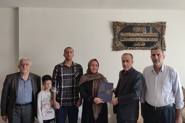 دیدار با 3 پیشکسوت بازنشسته و مستمریبگیر شهرستان سنندج دیدار با 3 پیشکسوت بازنشسته و مستمریبگیر شهرستان سنندج