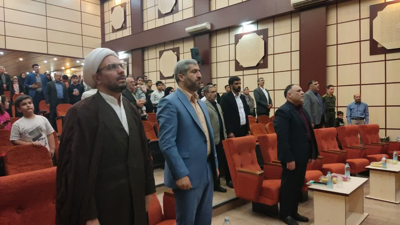 مراسم بزرگداشت هفته نیروی انتظامی با حضور خانواده‌های پیشکسوت در شهرضا برگزار شد