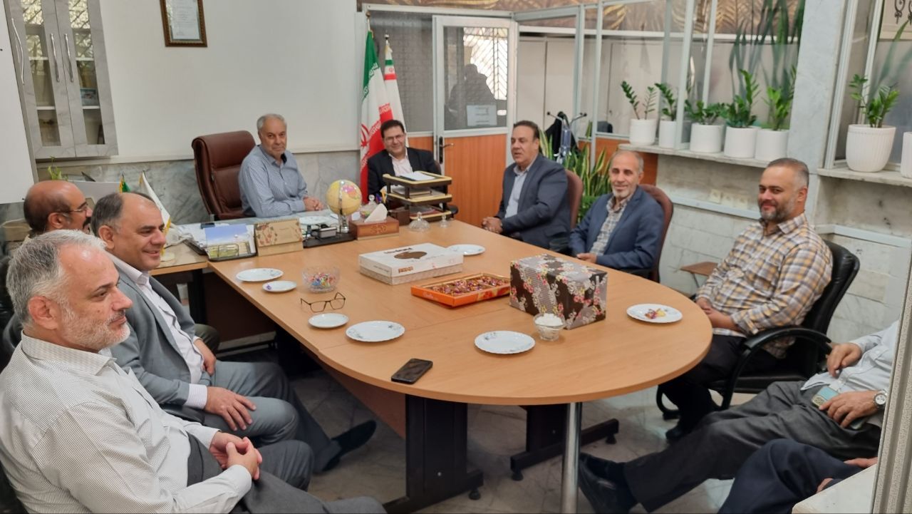 مدیرکل اداره تامین اجتماعی نیروهای مسلح استان البرز به اتفاق مدیر بازنشستگی و روسای کانون ها ، با رئیس کانون انتظامی استان دیدار نمودند. مدیرکل اداره تامین اجتماعی نیروهای مسلح استان البرز به اتفاق مدیر بازنشستگی و روسای کانون ها ، با رئیس کانون انتظامی استان دیدار نمودند.