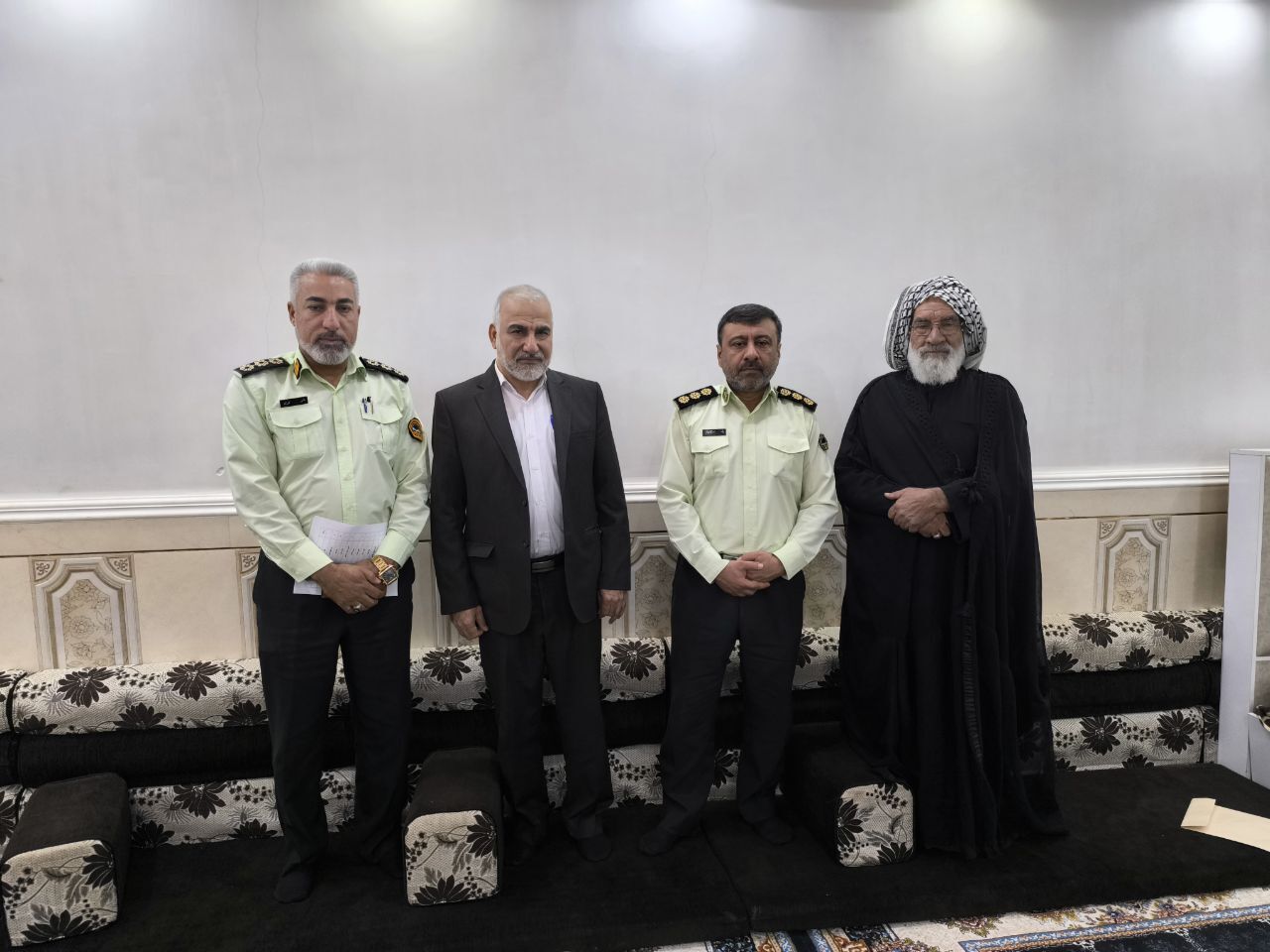 تکریم و دلجویی از خانواده های 2 تن از بازنشستگان متوفی در شهرستان اهواز