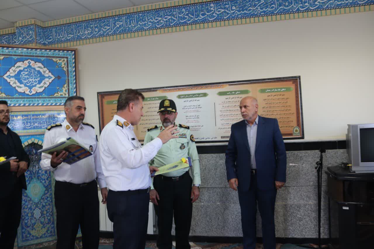 دیدار فرمانده انتظامی استان اردبیل بمناسبت هفته نیروی انتظامی با تعدادی از بازنشستگان راهور استان دیدار فرمانده انتظامی استان اردبیل بمناسبت هفته نیروی انتظامی با تعدادی از بازنشستگان راهور استان