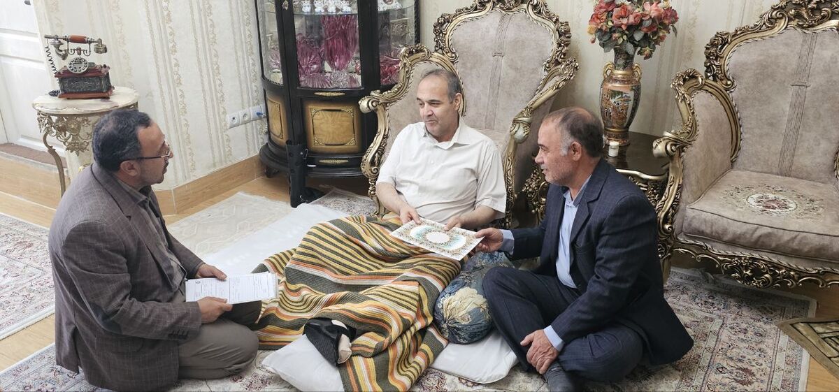 دیدار با ۲ نفر از بازنشستگان بیمار بستری در منزل