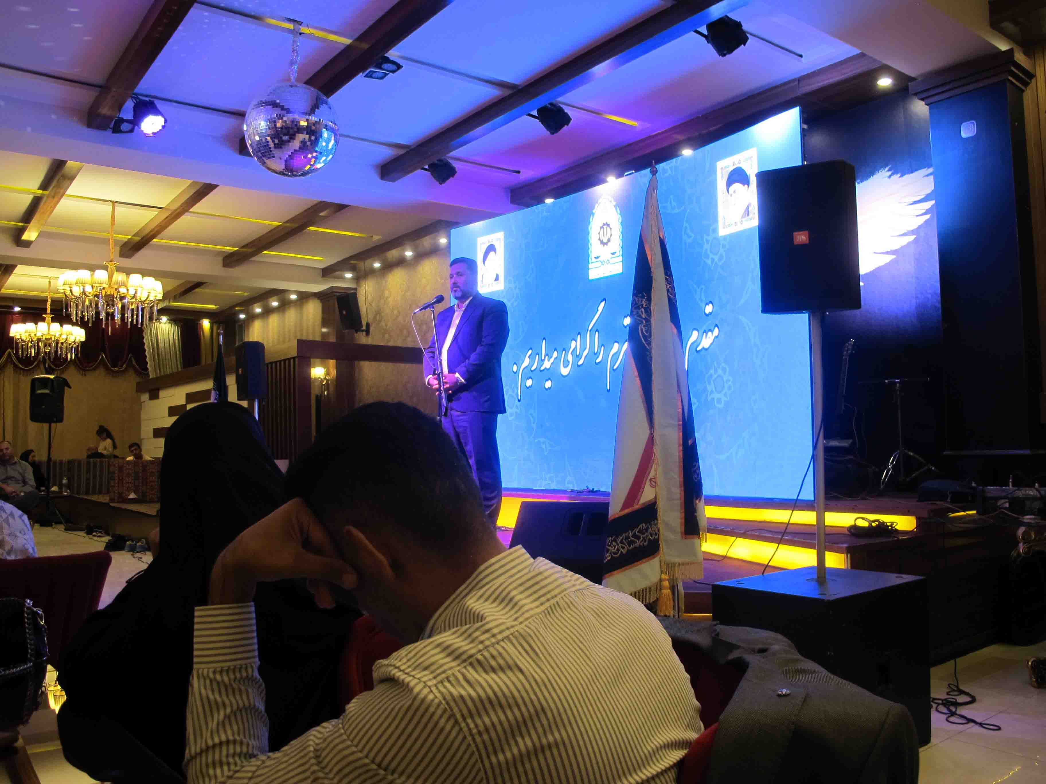 برگزاری مراسم ضیافت شام به مناسبت هفته فراجا در شهرستان اراک توسط فرماندهی انتظامی استان مرکزی برگزاری مراسم ضیافت شام به مناسبت هفته فراجا در شهرستان اراک توسط فرماندهی انتظامی استان مرکزی