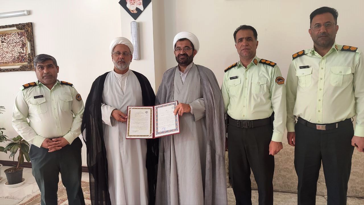 دیدار جانشین فرمانده انتظامی شهرستان شاهین شهر و میمه با ۵ نفر از اعضاء وابسته