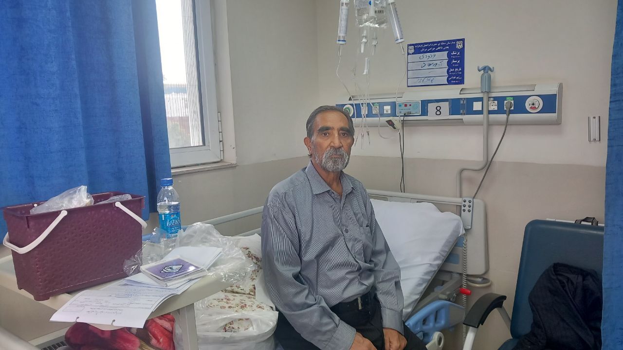 عیادت از ۳ نفراز بازنشستگان در بیمارستان حضرت ابوالفضل (ع) فراجا کرمانشاه. عیادت از ۳ نفراز بازنشستگان در بیمارستان حضرت ابوالفضل (ع) فراجا کرمانشاه.