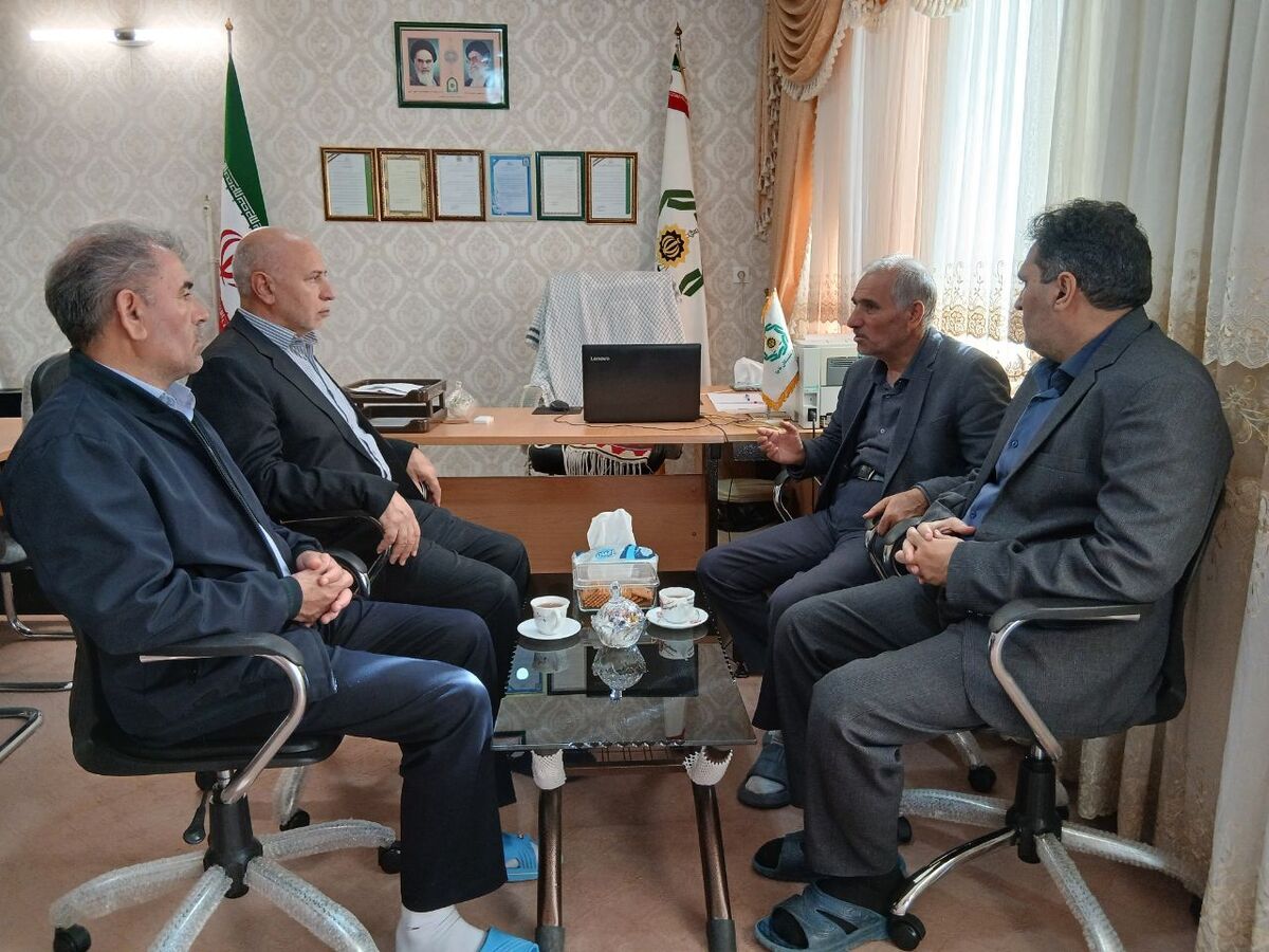 جلسه رئیس کانون بازنشستگان انتظامی استان اردبیل با نماینده اعضاء کانون استان در مجمع کانون