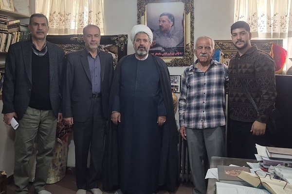 دیدار با 3 پیشکسوت بازنشسته شهرستان سنندج دیدار با 3 پیشکسوت بازنشسته شهرستان سنندج