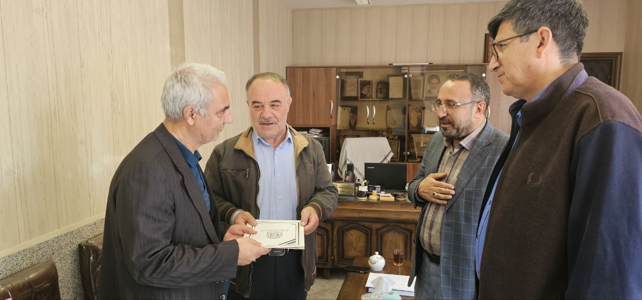 دیدار با ۱۰ نفر از بازنشستگان در تبریز