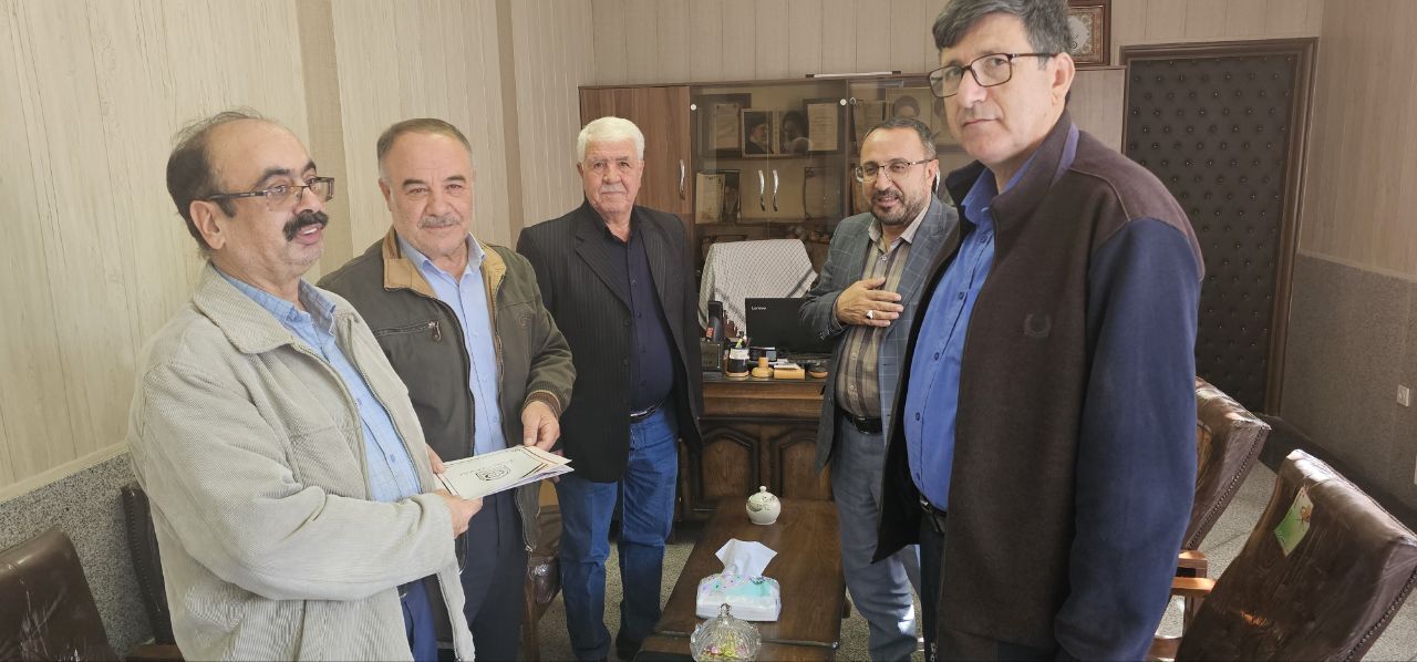 دیدار با ۱۰ نفر از بازنشستگان در تبریز