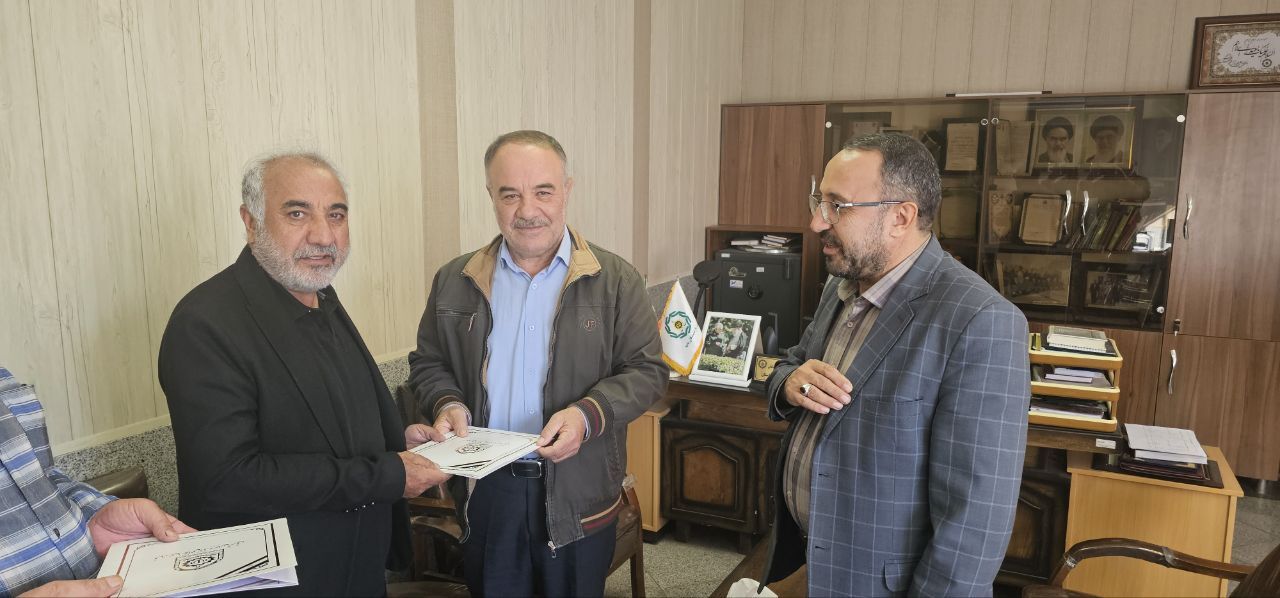 دیدار با ۱۰ نفر از بازنشستگان در تبریز