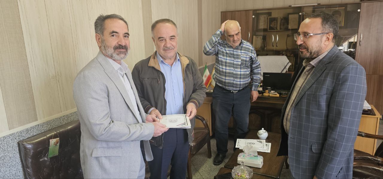 دیدار با ۱۰ نفر از بازنشستگان در تبریز